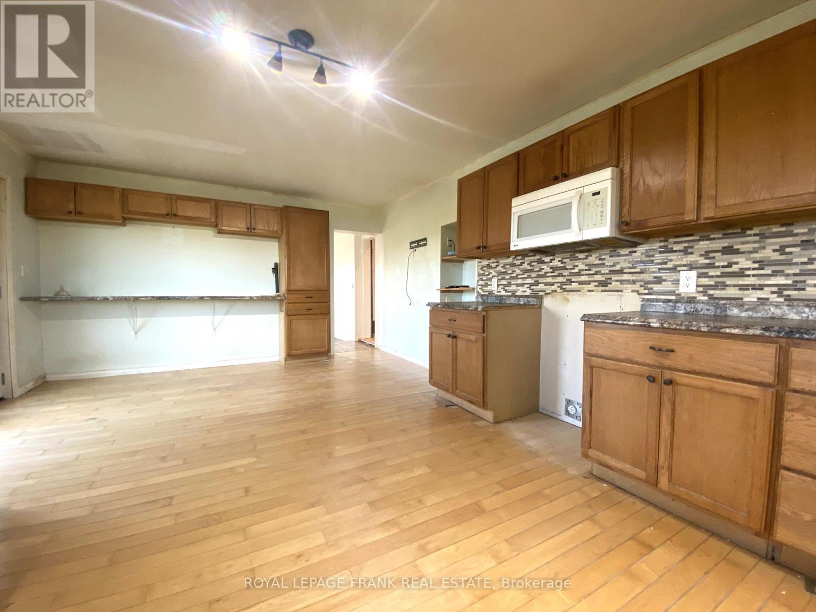 












2432 B COUNTY ROAD 8 S

,
Trent Hills,







Ontario
K7R3K7

