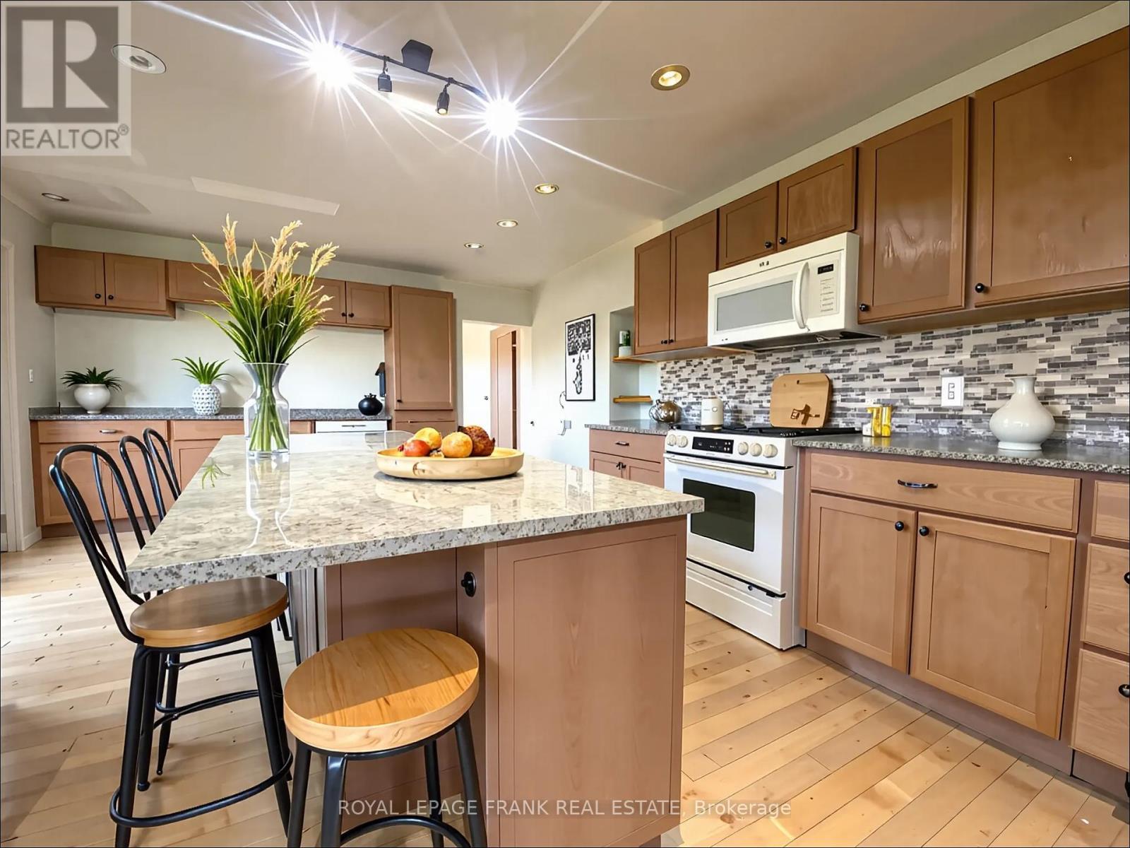 












2432 B COUNTY ROAD 8 S

,
Trent Hills,







Ontario
K7R3K7

