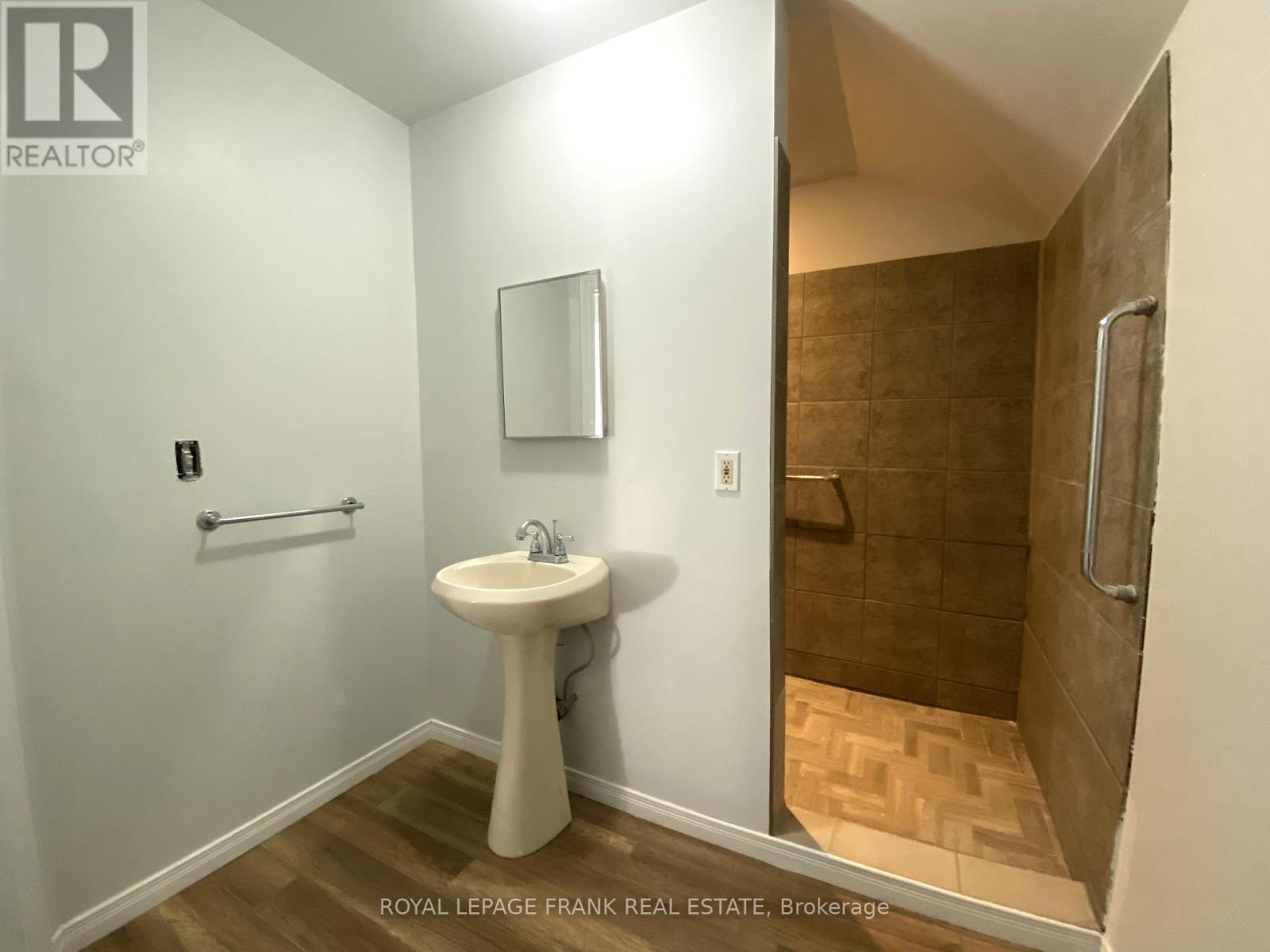 












2432 B COUNTY ROAD 8 S

,
Trent Hills,







Ontario
K7R3K7

