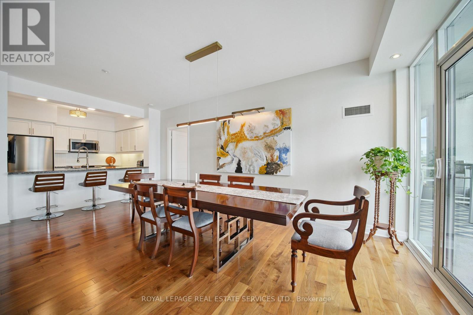 












1102 - 58 MARINE PARADE DRIVE

,
Toronto,




Ontario
M8V4G1

