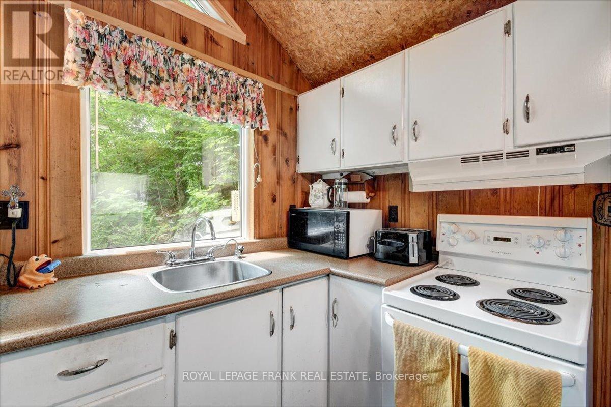 












48 BAY VIEW LANE

,
Tudor and Cashel (Tudor Ward),




Ontario
K0L1W0

