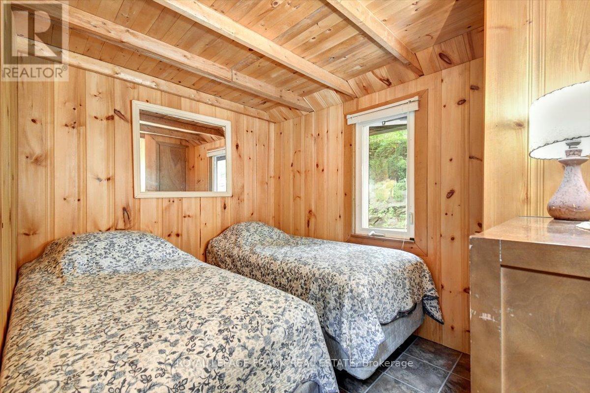 












48 BAY VIEW LANE

,
Tudor and Cashel (Tudor Ward),




Ontario
K0L1W0

