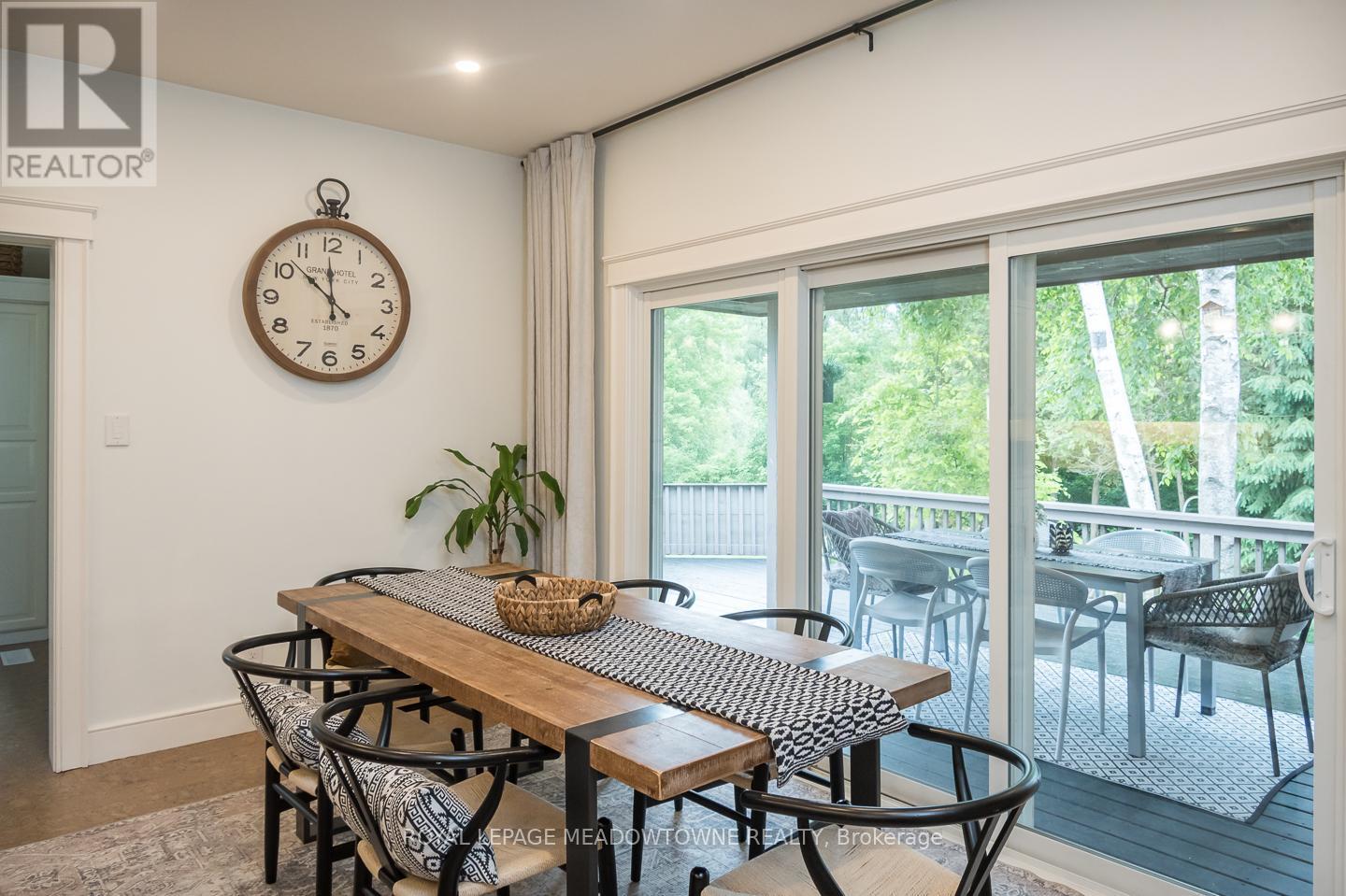 












10761 GUELPH LINE

,
Milton,




Ontario
L0P1B0

