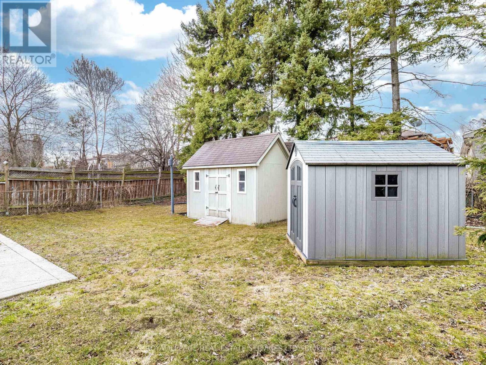 












UPPER - 231 ELIZABETH STREET S

,
Brampton,




Ontario
L6Y1S2

