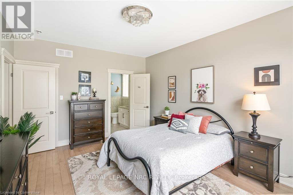 












48 CASABLANCA BOULEVARD S

,
Grimsby,




Ontario
L3M3Z2

