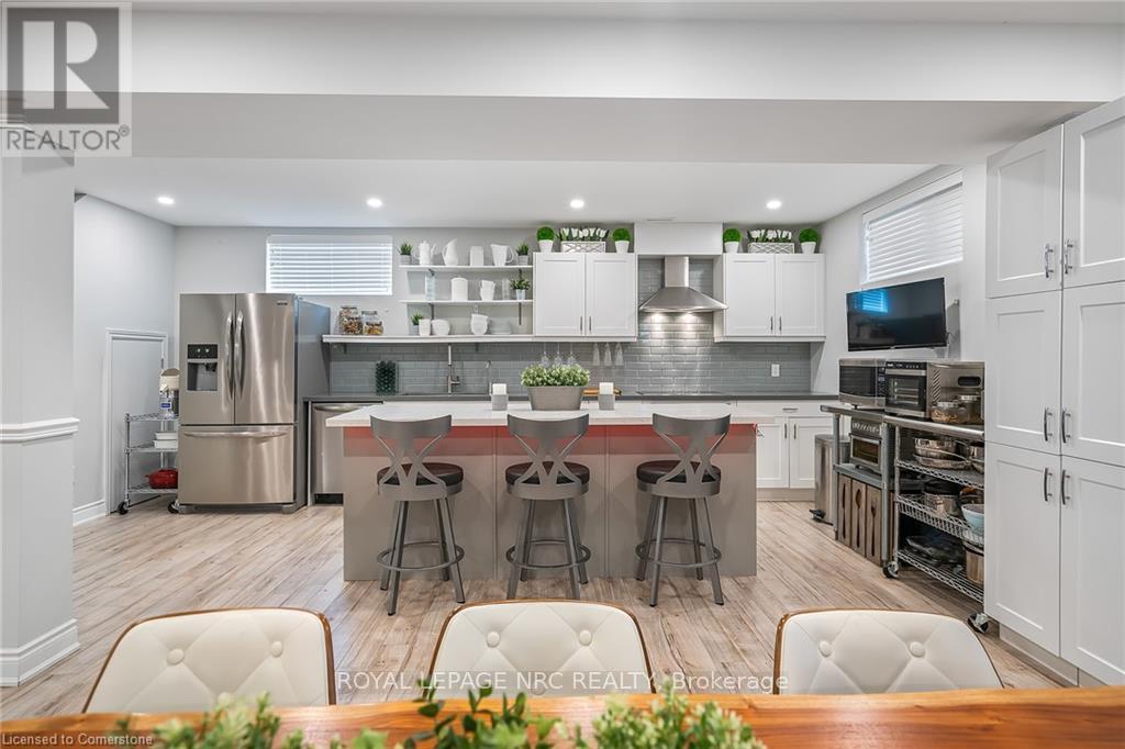












48 CASABLANCA BOULEVARD S

,
Grimsby,




Ontario
L3M3Z2

