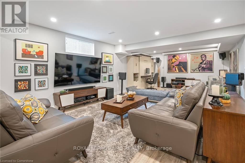












48 CASABLANCA BOULEVARD S

,
Grimsby,




Ontario
L3M3Z2

