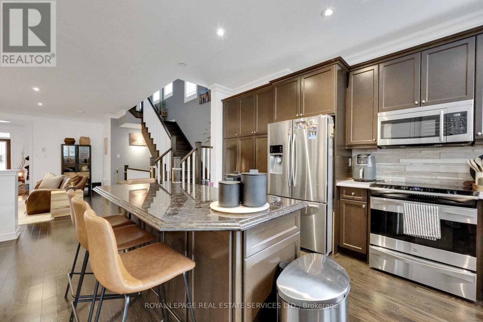 












25 - 485 PRINGLE AVENUE

,
Milton,




Ontario
L9T8A9

