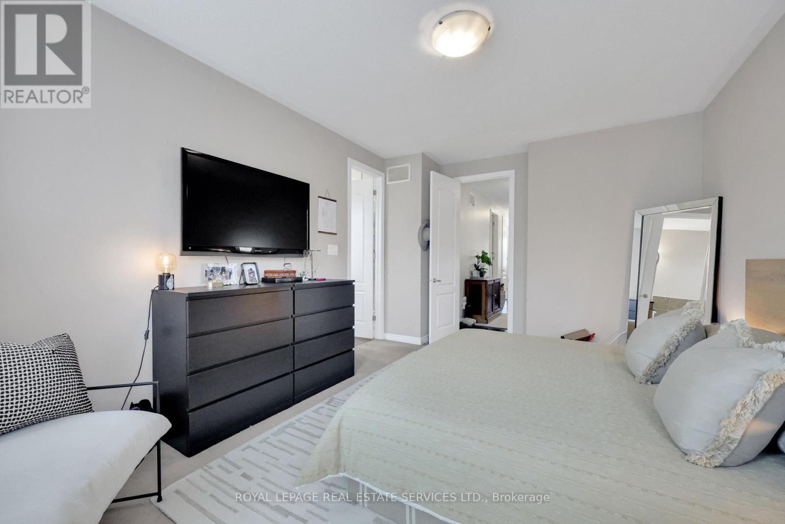 












25 - 485 PRINGLE AVENUE

,
Milton,




Ontario
L9T8A9

