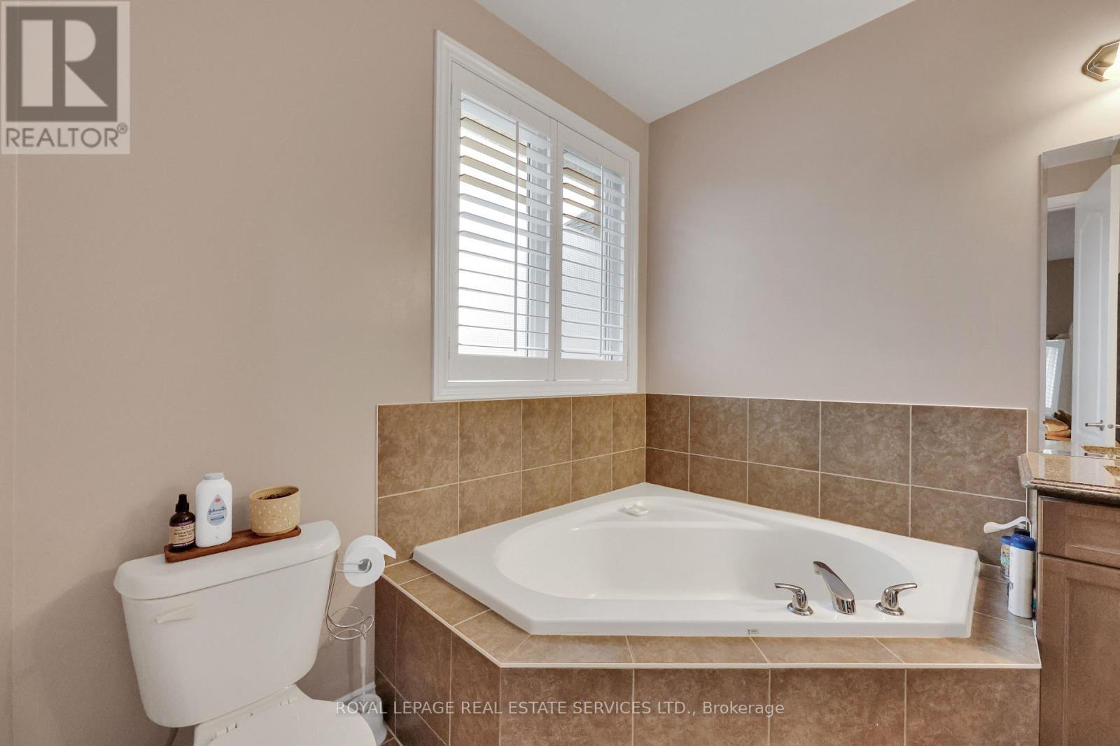 












25 - 485 PRINGLE AVENUE

,
Milton,




Ontario
L9T8A9

