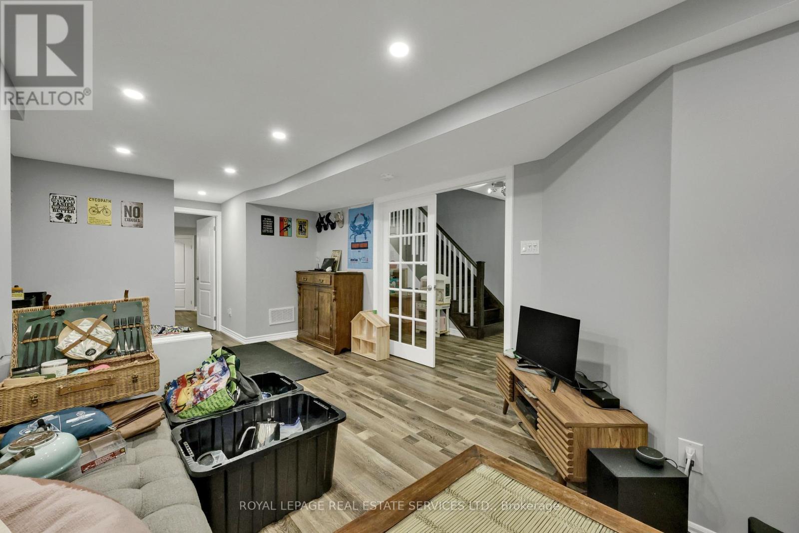












25 - 485 PRINGLE AVENUE

,
Milton,




Ontario
L9T8A9

