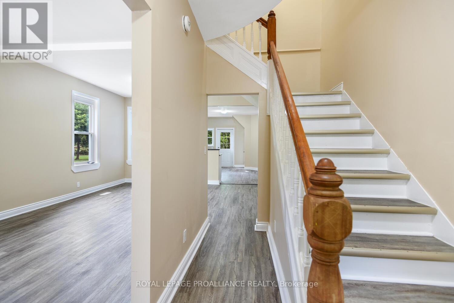 












254 EAST STREET S

,
Prescott,




Ontario
K0E1T0

