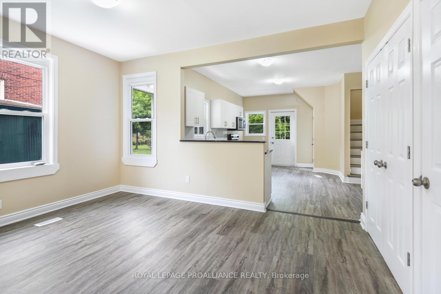












254 EAST STREET S

,
Prescott,




Ontario
K0E1T0

