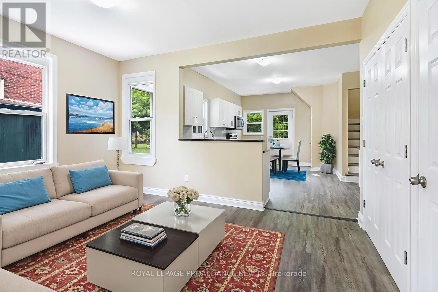 












254 EAST STREET S

,
Prescott,




Ontario
K0E1T0


