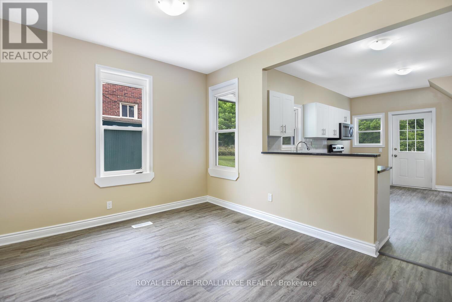 












254 EAST STREET S

,
Prescott,




Ontario
K0E1T0

