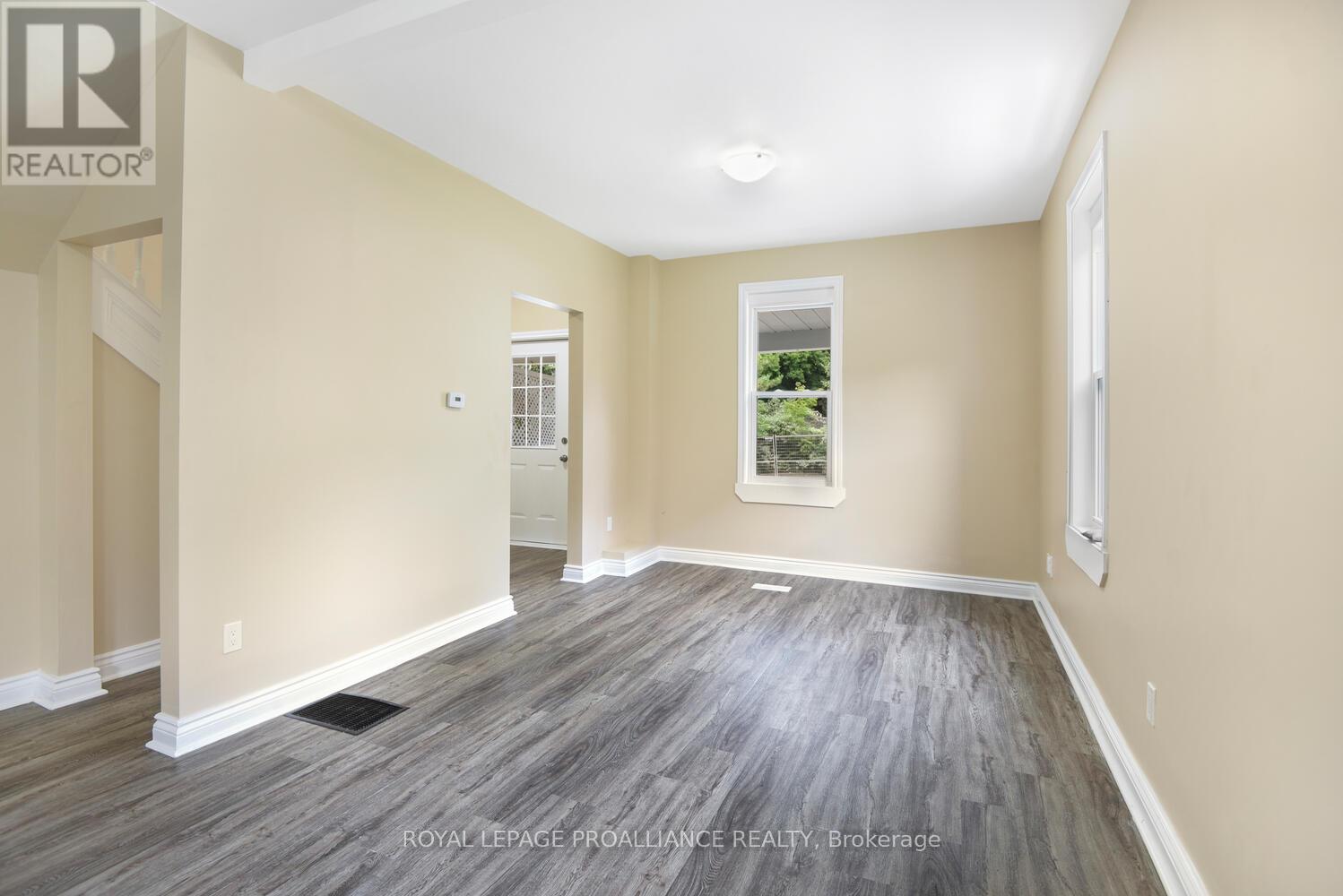 












254 EAST STREET S

,
Prescott,




Ontario
K0E1T0

