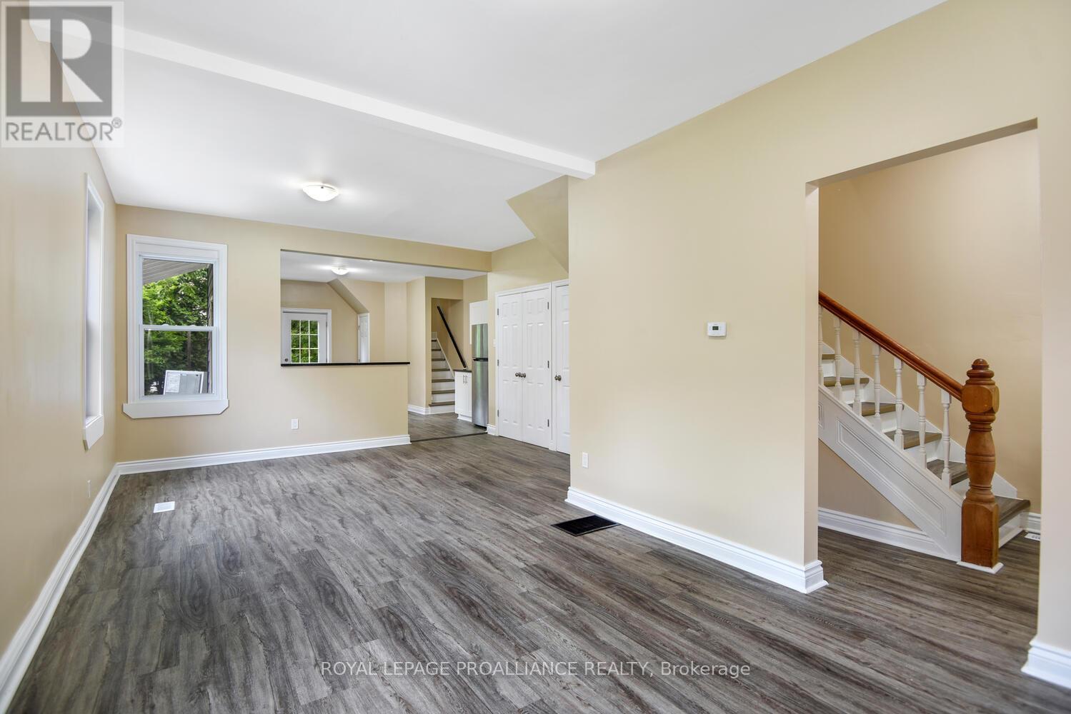 












254 EAST STREET S

,
Prescott,




Ontario
K0E1T0

