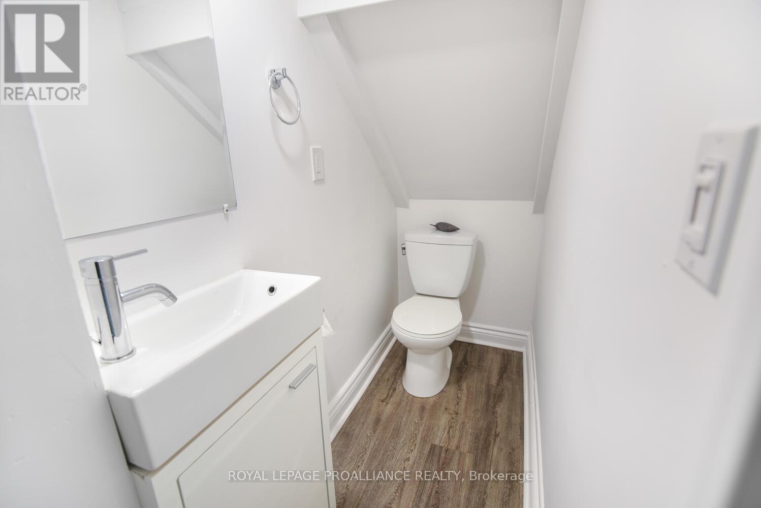 












254 EAST STREET S

,
Prescott,




Ontario
K0E1T0

