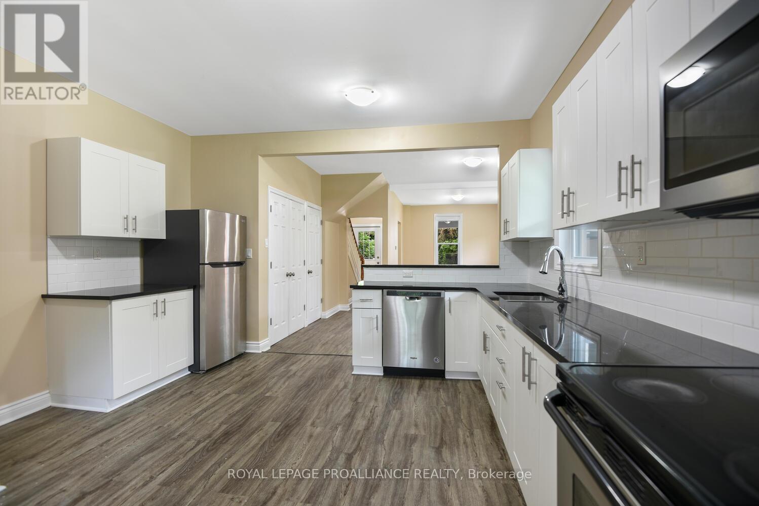 












254 EAST STREET S

,
Prescott,




Ontario
K0E1T0

