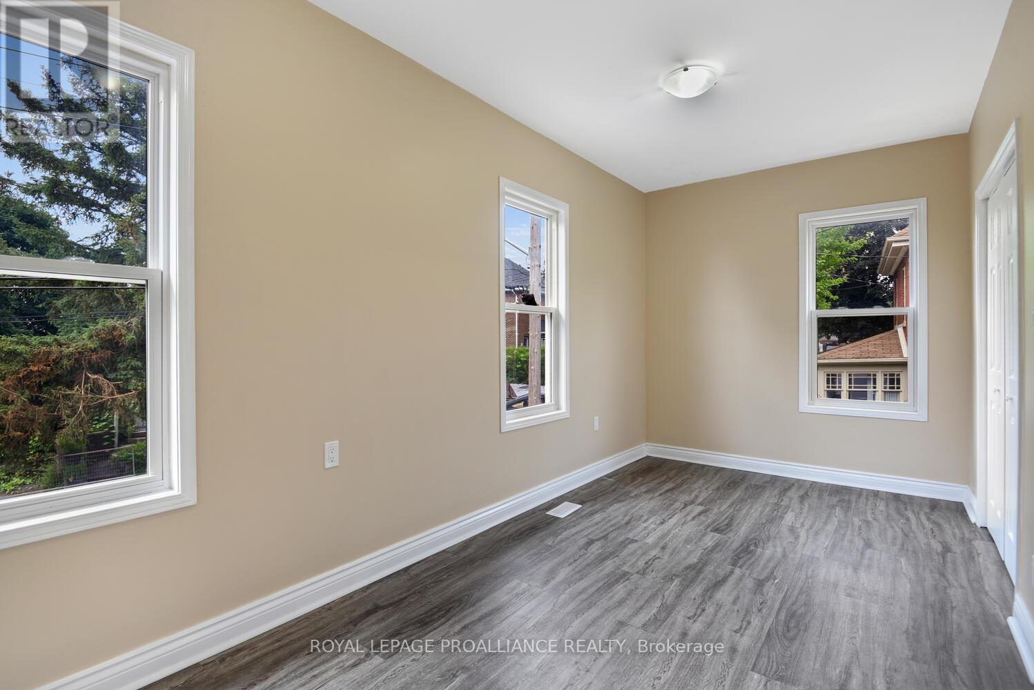 












254 EAST STREET S

,
Prescott,




Ontario
K0E1T0

