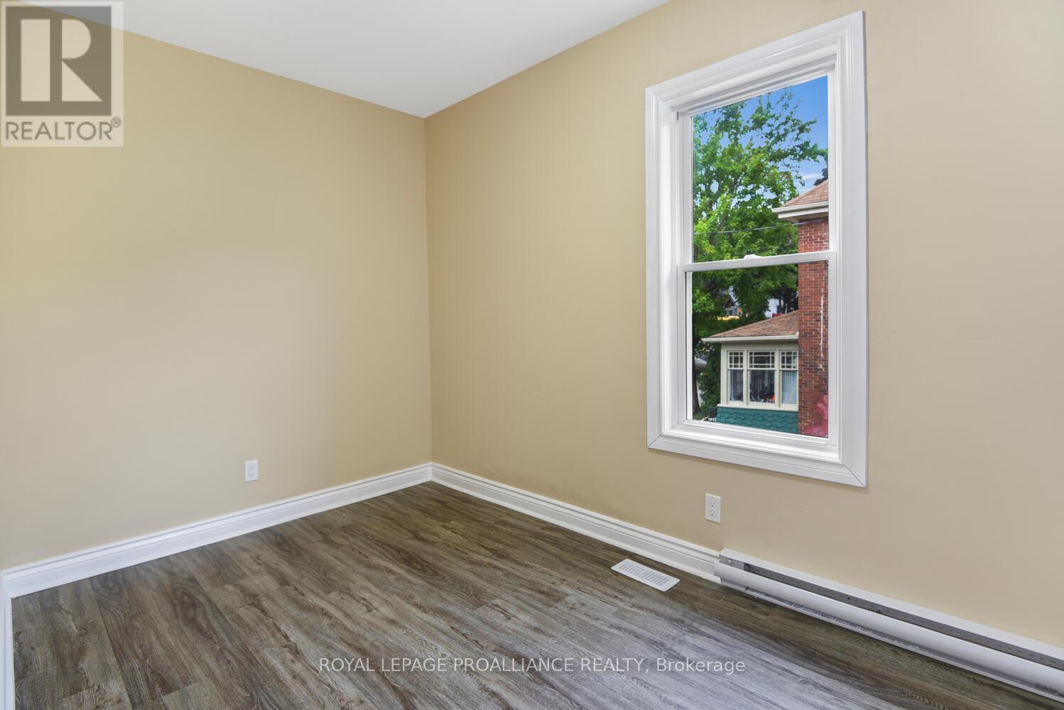 












254 EAST STREET S

,
Prescott,




Ontario
K0E1T0

