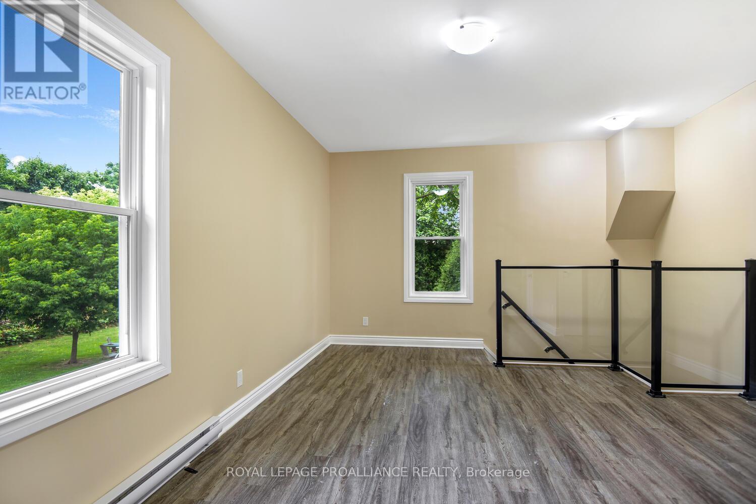 












254 EAST STREET S

,
Prescott,




Ontario
K0E1T0

