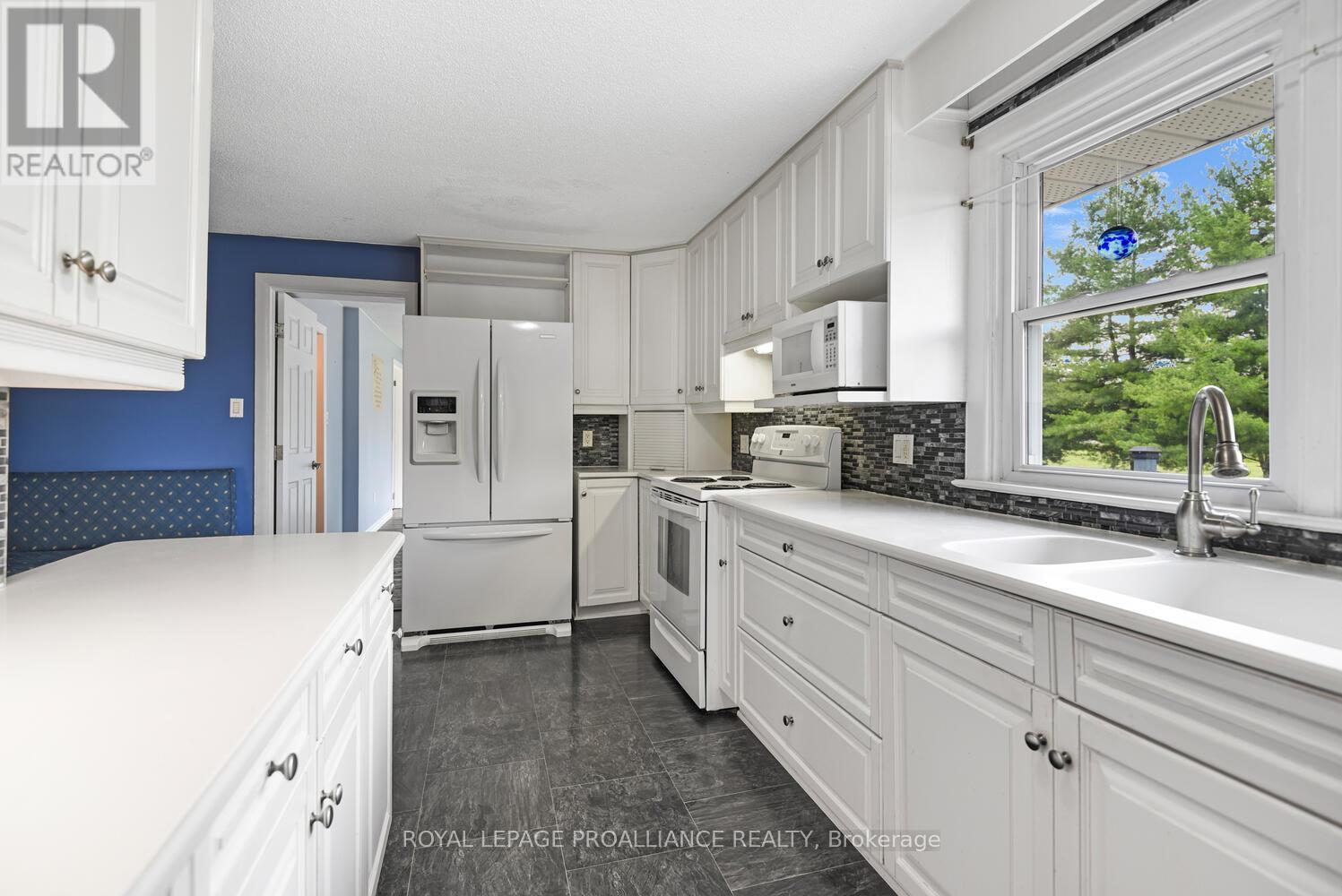 












7079 COUNTY ROAD 44 ROAD

,
Edwardsburgh/Cardinal,




Ontario
K0E1X0

