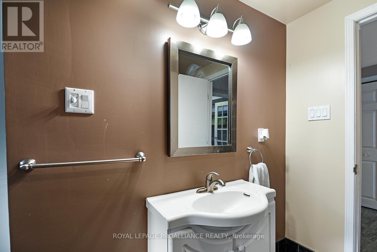 












7079 COUNTY ROAD 44 ROAD

,
Edwardsburgh/Cardinal,




Ontario
K0E1X0

