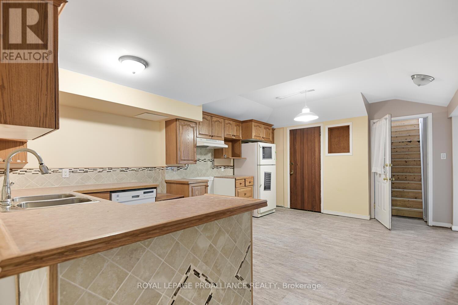 












7079 COUNTY ROAD 44 ROAD

,
Edwardsburgh/Cardinal,




Ontario
K0E1X0

