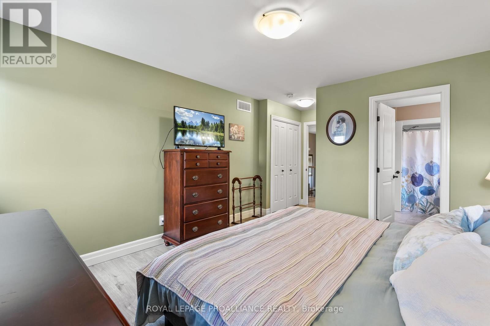 












25 CEDAR PARK CRESCENT

,
Quinte West (Murray Ward),




Ontario
K8V0J1

