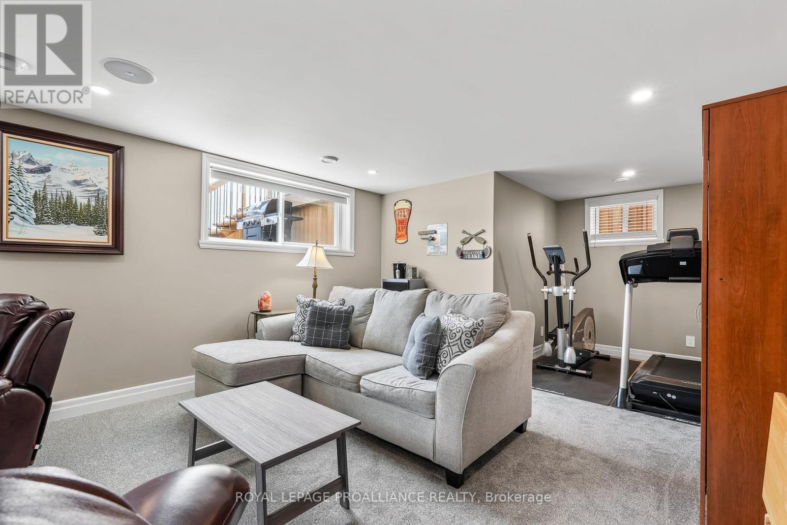 












25 CEDAR PARK CRESCENT

,
Quinte West (Murray Ward),




Ontario
K8V0J1

