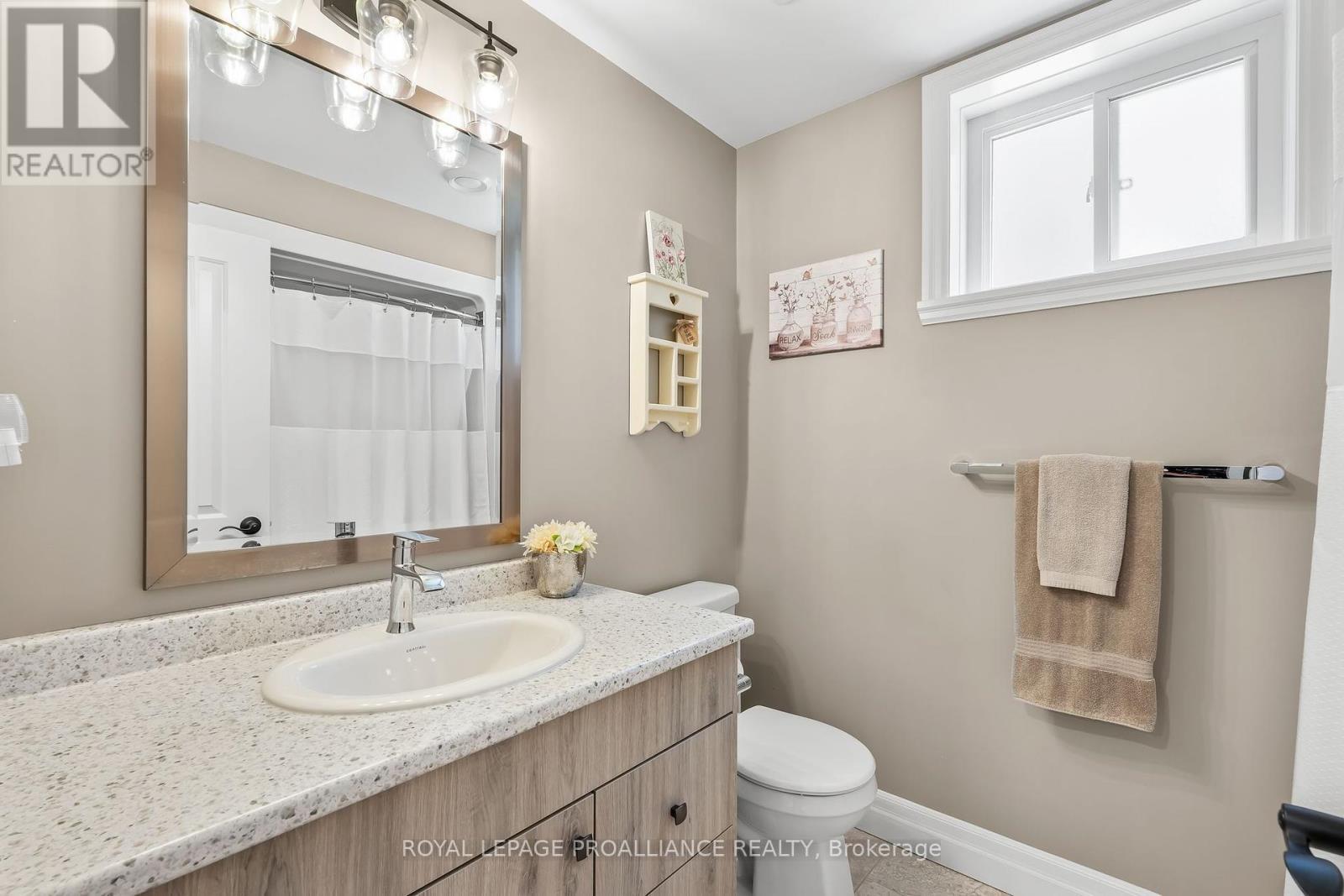 












25 CEDAR PARK CRESCENT

,
Quinte West (Murray Ward),




Ontario
K8V0J1


