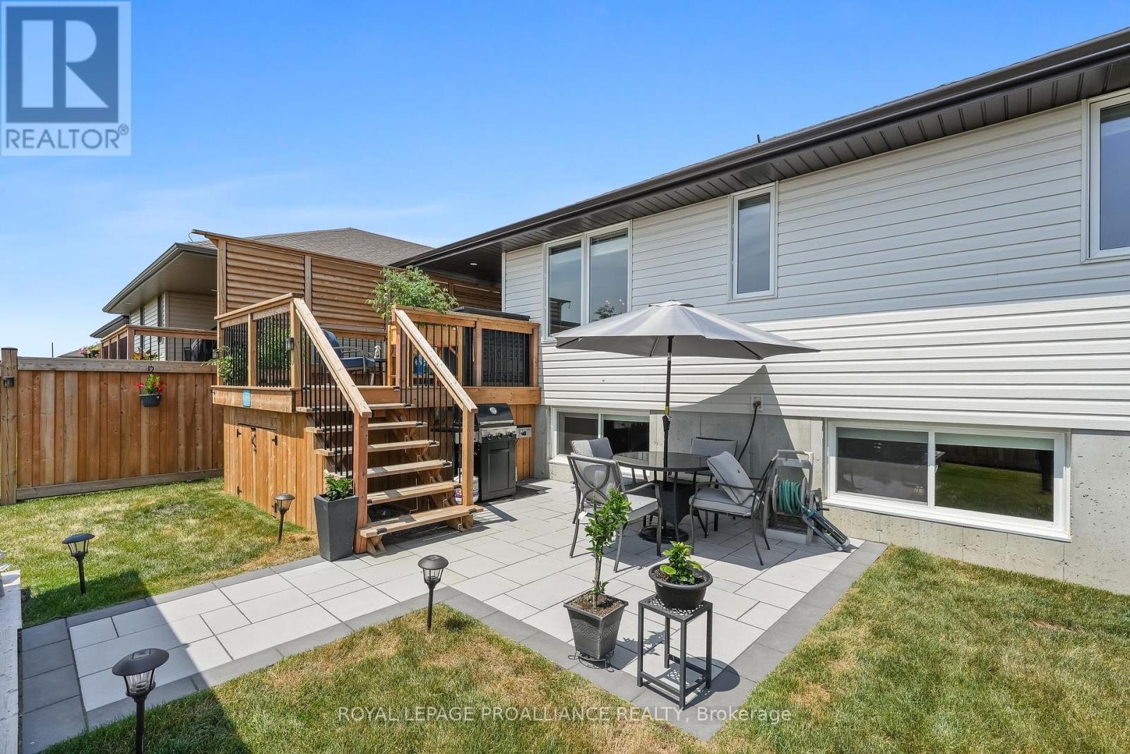 












25 CEDAR PARK CRESCENT

,
Quinte West (Murray Ward),




Ontario
K8V0J1

