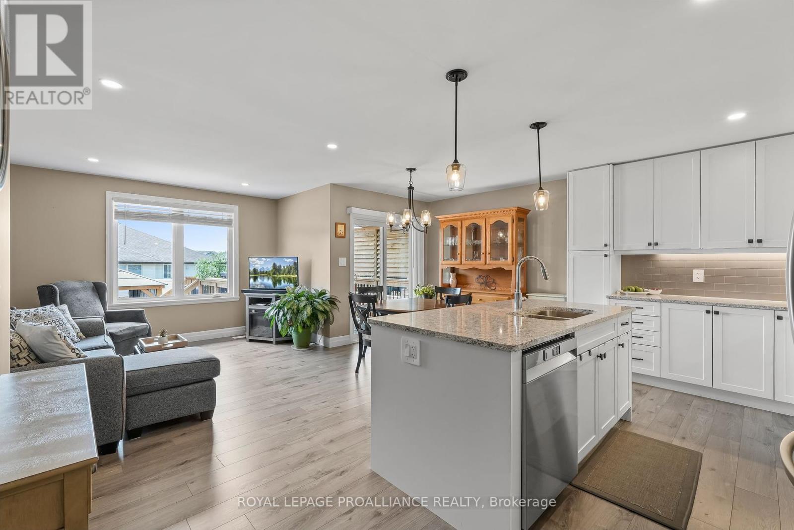 












25 CEDAR PARK CRESCENT

,
Quinte West (Murray Ward),




Ontario
K8V0J1

