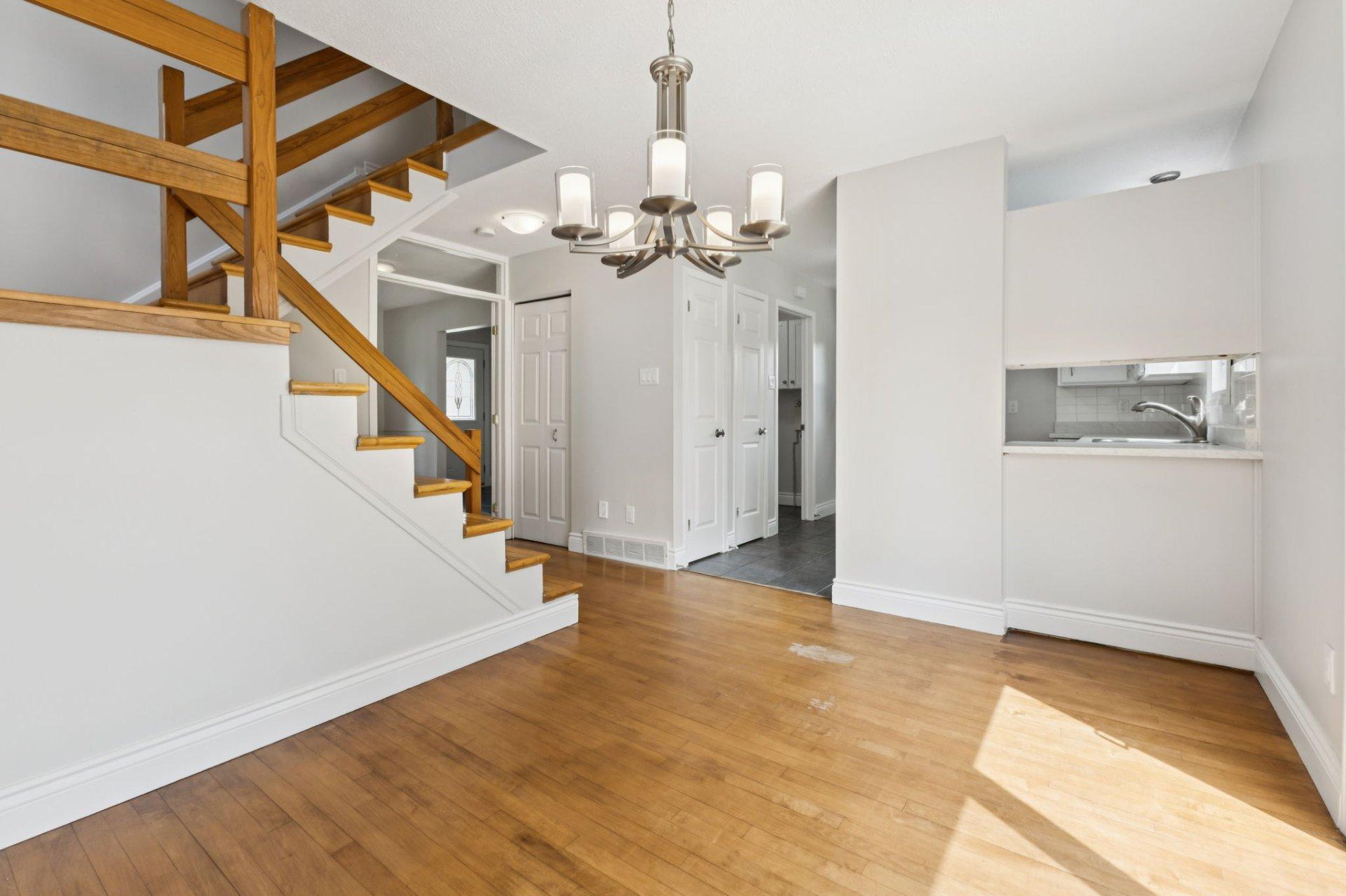 









33


Rue des Mineurs

,
Gatineau (Hull),




QC
J8Z1Z3

