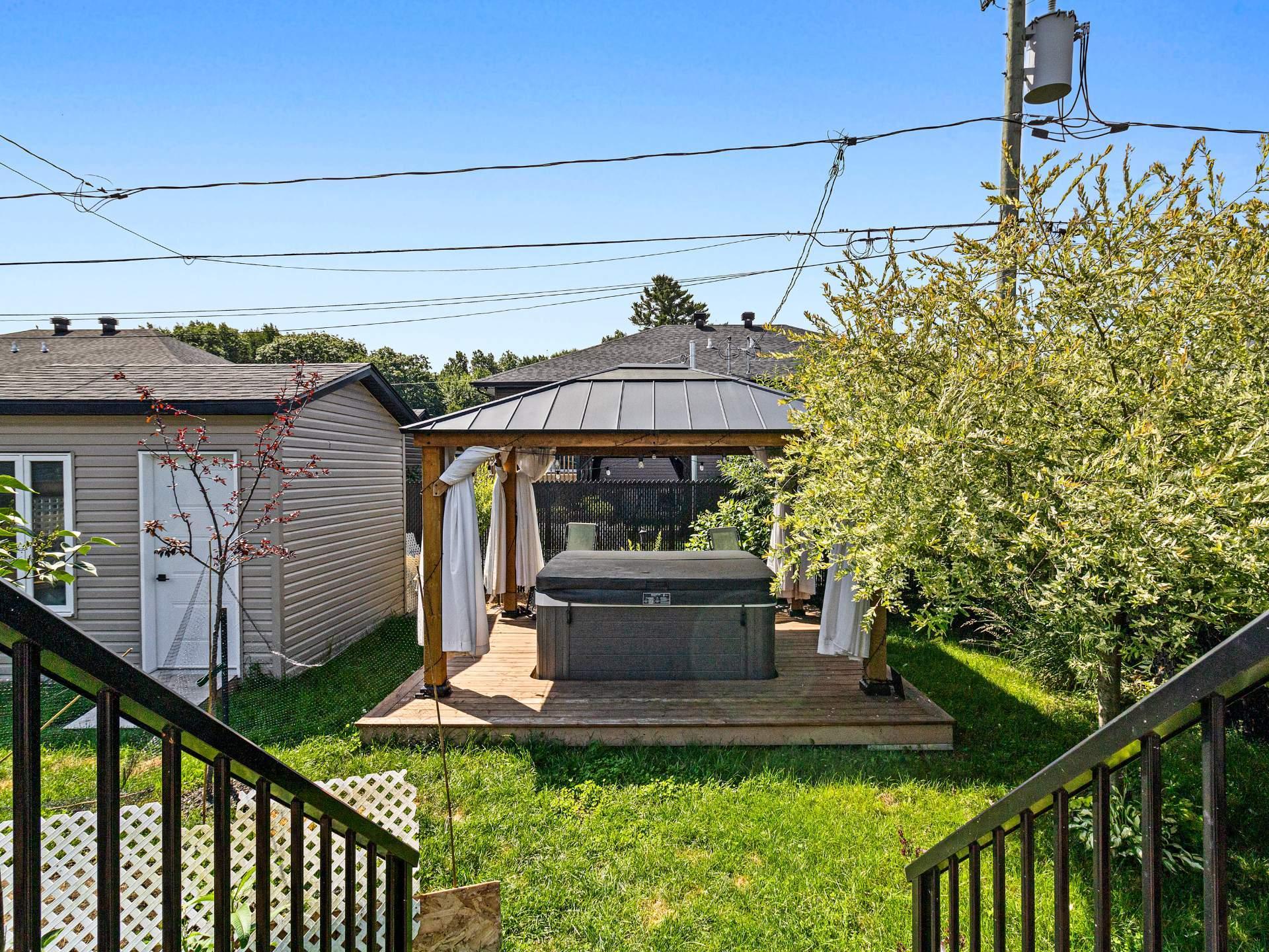 









1049


Rue du Cardinal

,
Lachute,




QC
J8H0M5

