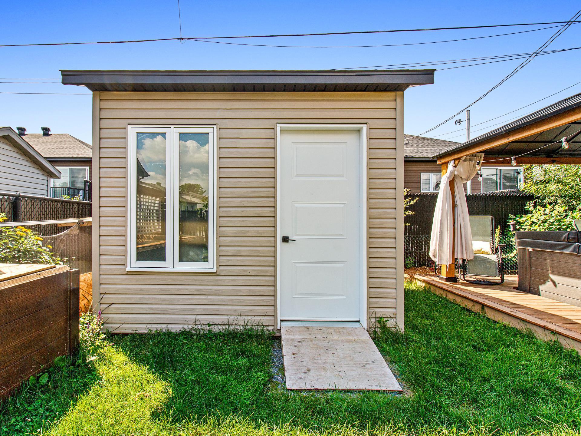 









1049


Rue du Cardinal

,
Lachute,




QC
J8H0M5

