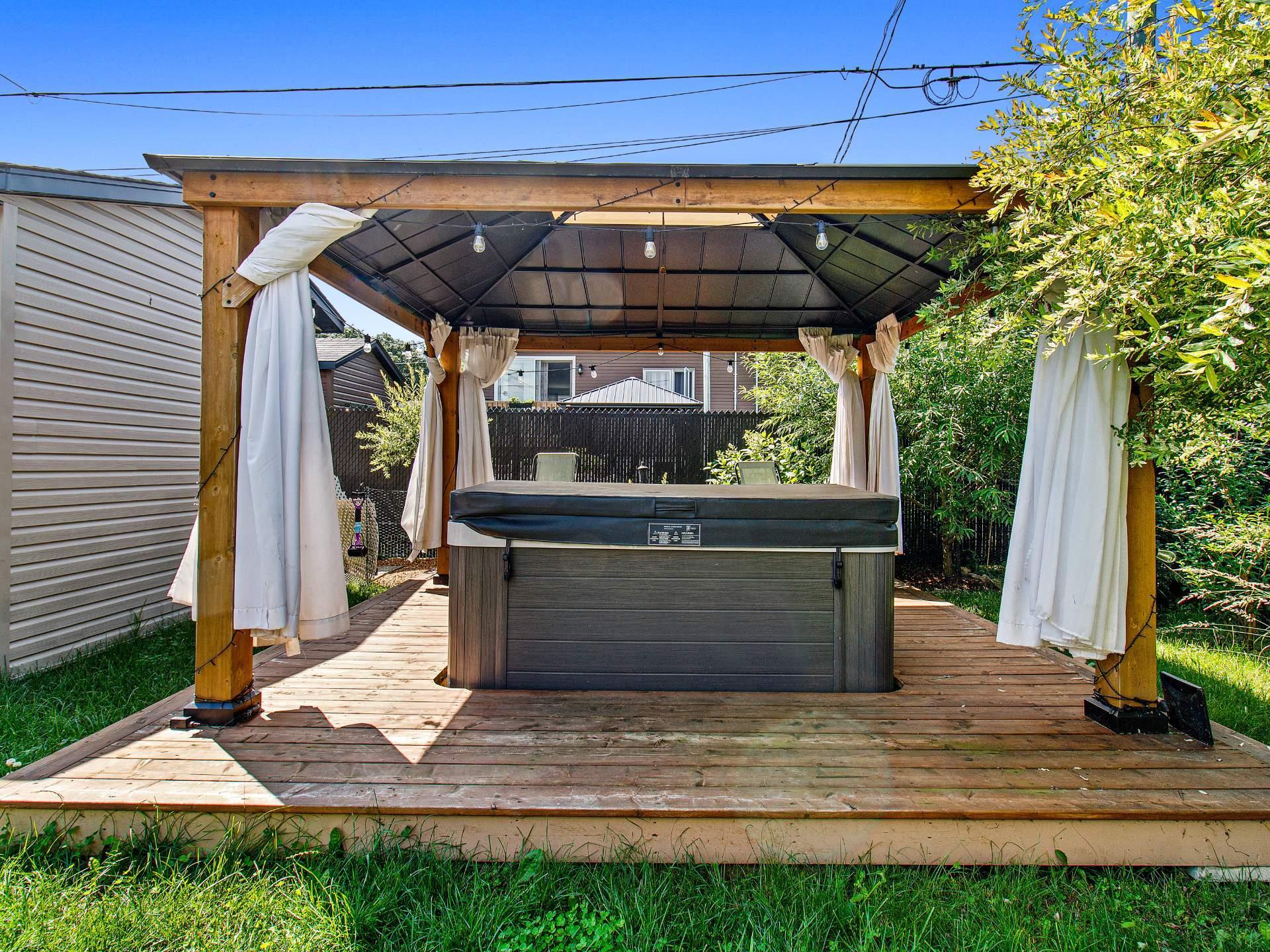 









1049


Rue du Cardinal

,
Lachute,




QC
J8H0M5

