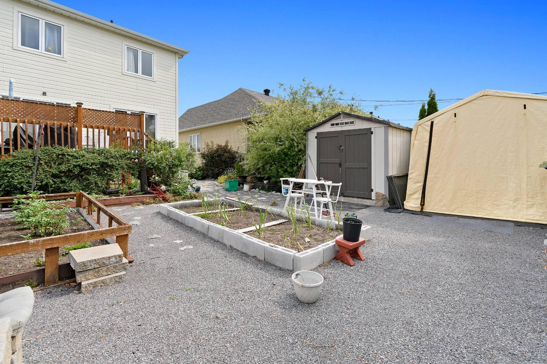 









558


Av. des Tilleuls

,
Gatineau (Aylmer),




QC
J9J2N6

