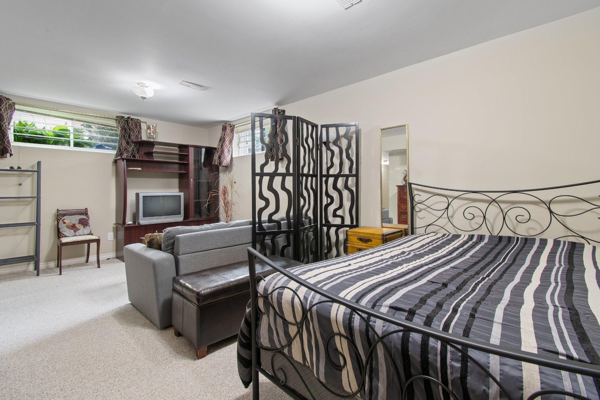 









558


Av. des Tilleuls

,
Gatineau (Aylmer),




QC
J9J2N6

