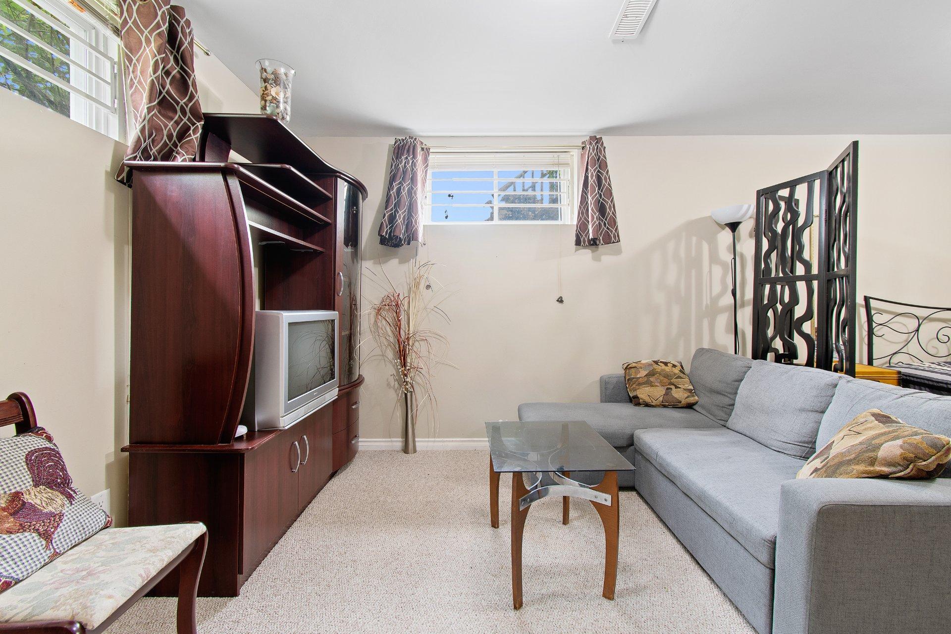 









558


Av. des Tilleuls

,
Gatineau (Aylmer),




QC
J9J2N6

