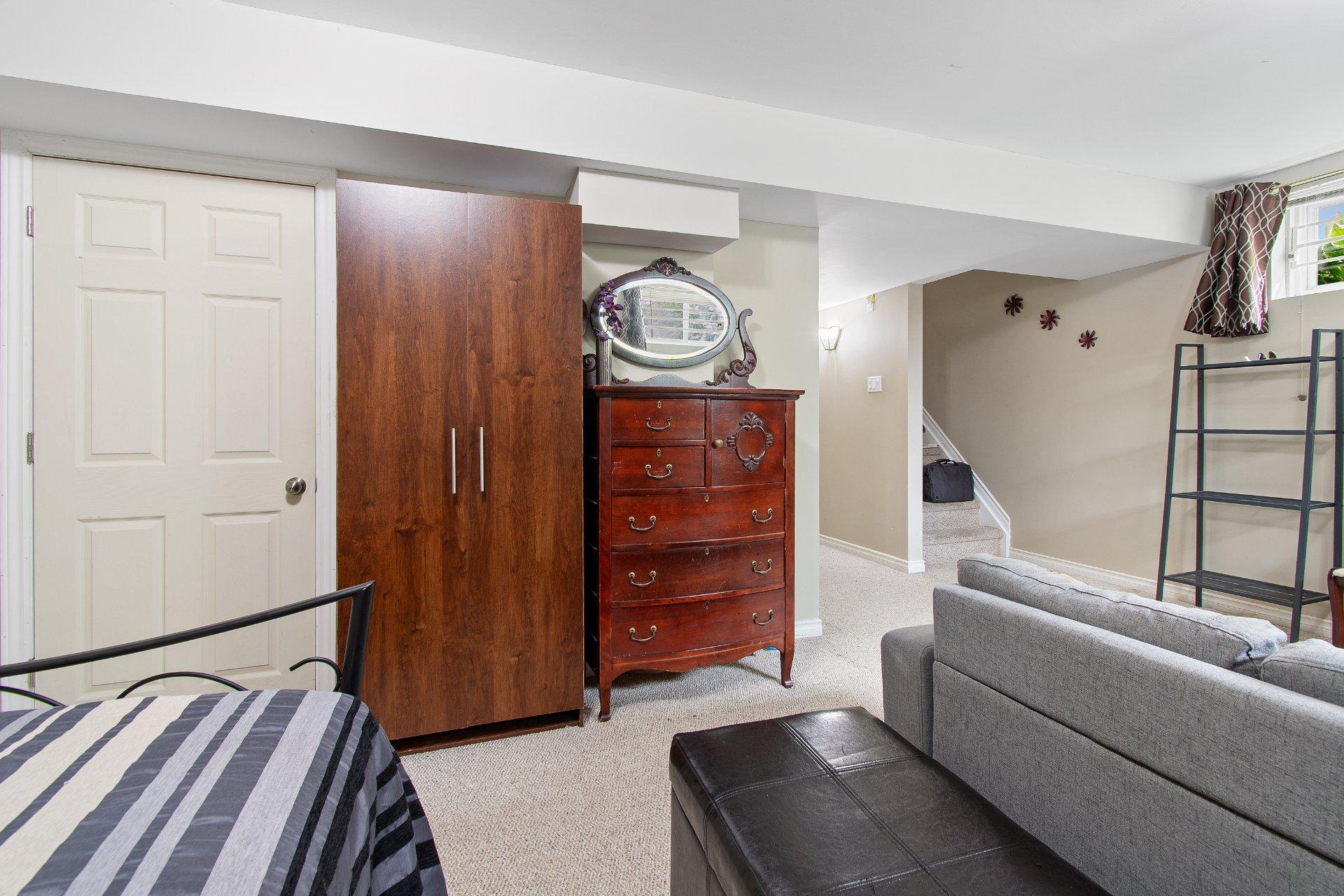 









558


Av. des Tilleuls

,
Gatineau (Aylmer),




QC
J9J2N6

