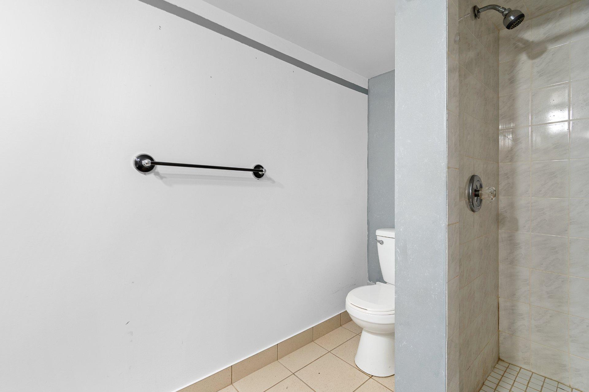 









558


Av. des Tilleuls

,
Gatineau (Aylmer),




QC
J9J2N6

