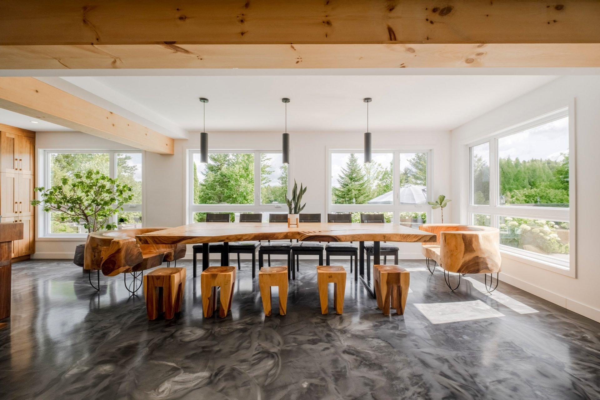 









735


Rue de la Rivière

,
Sainte-Catherine-de-Hatley,




QC
J0B1W0

