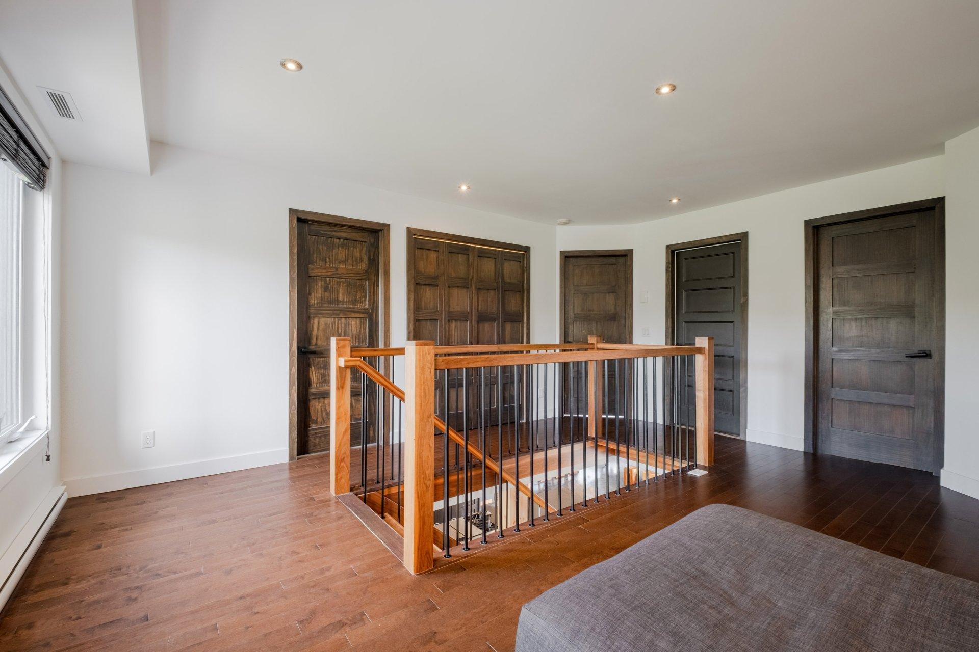 









735


Rue de la Rivière

,
Sainte-Catherine-de-Hatley,




QC
J0B1W0

