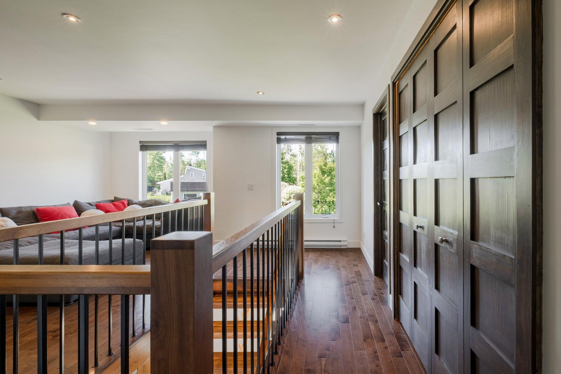 









735


Rue de la Rivière

,
Sainte-Catherine-de-Hatley,




QC
J0B1W0

