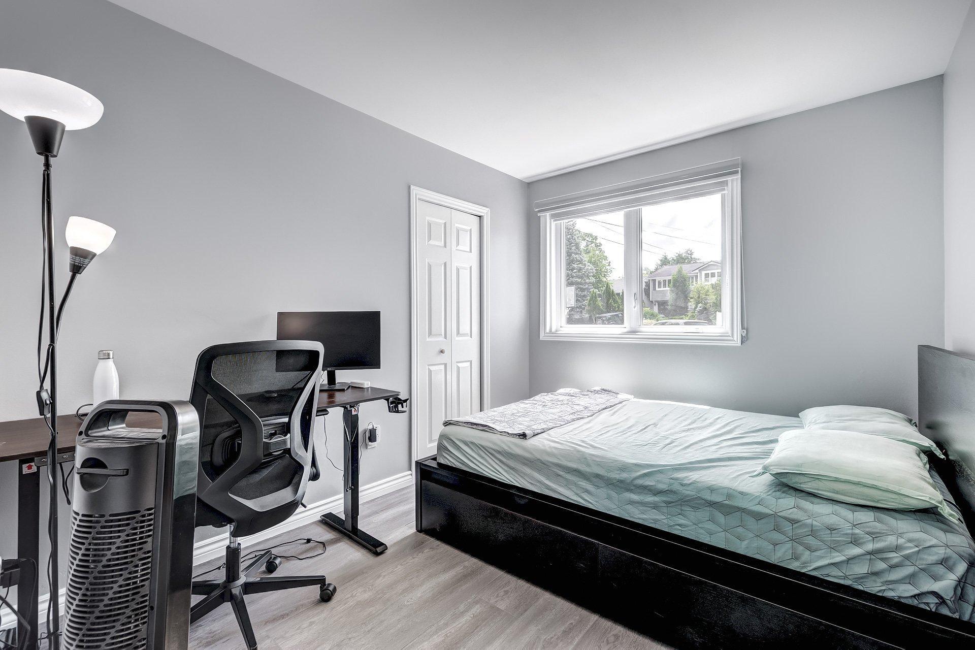









24


Rue Mercier

,
Dollard-des-Ormeaux,




QC
H9A1H5

