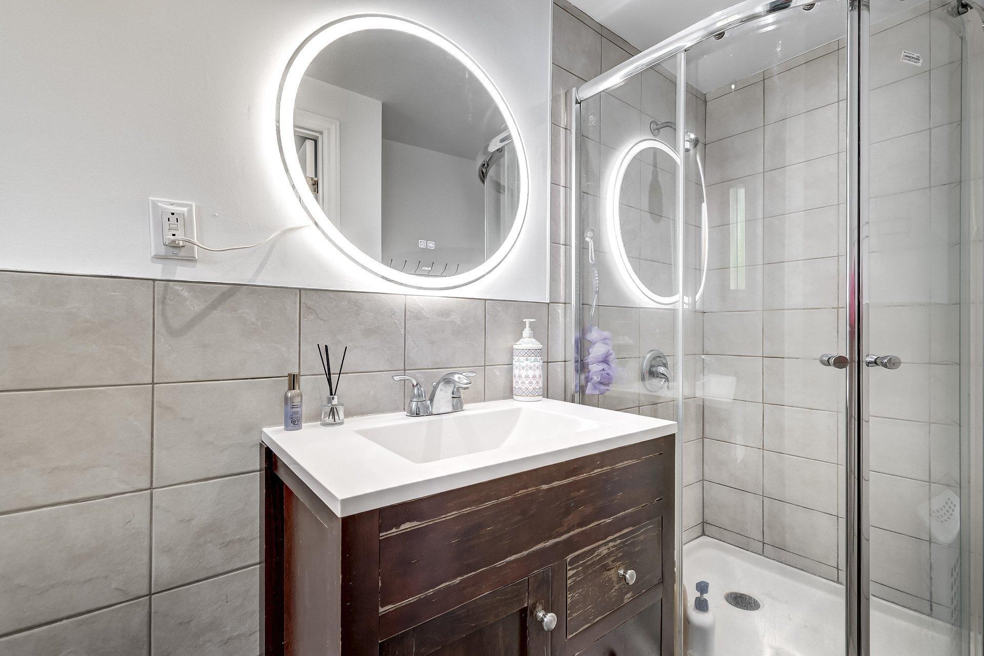 









24


Rue Mercier

,
Dollard-des-Ormeaux,




QC
H9A1H5

