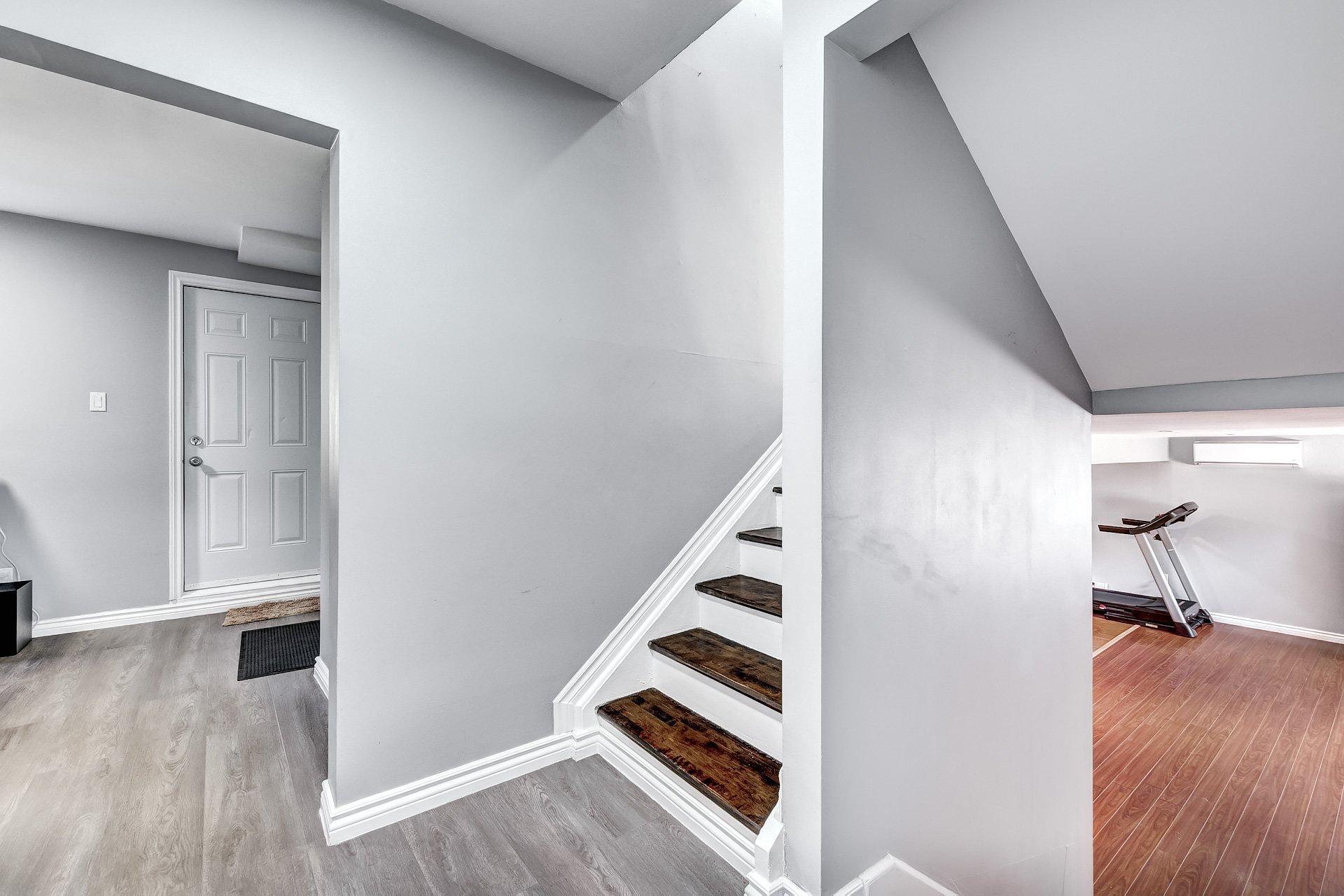 









24


Rue Mercier

,
Dollard-des-Ormeaux,




QC
H9A1H5


