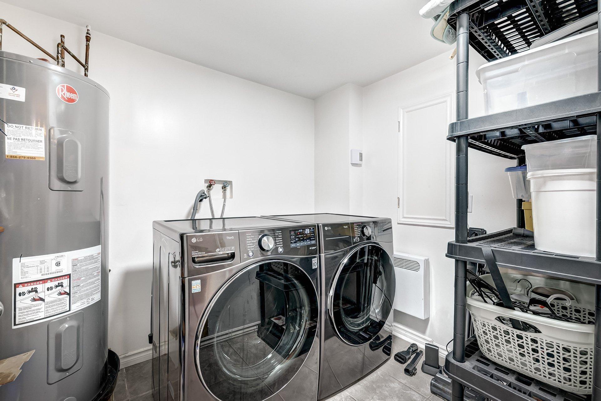 









24


Rue Mercier

,
Dollard-des-Ormeaux,




QC
H9A1H5

